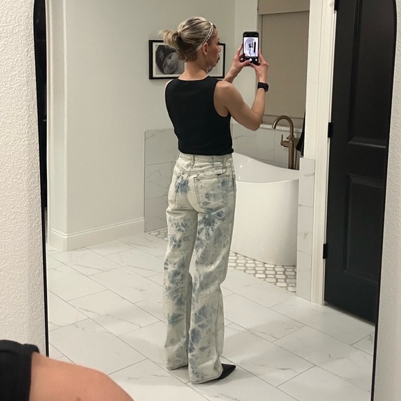 Re/Done Jeans 90s High Rise Loose Light Blue White Tie-Dye Size 25 NWT $279 MSRP - Picture 12 of 13